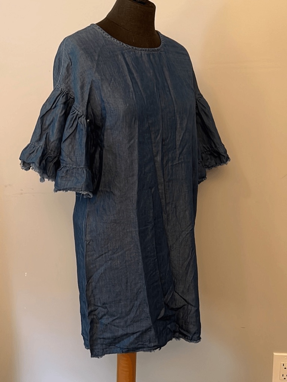 EUC STYLE ENVY Indigo Ruffle Sleeve Mini Dress Scoop Neck, Zipper Back SO CUTE!!